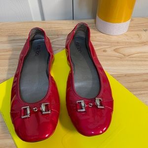 Me Too  Fuchsia   Pink  Flat Shoes